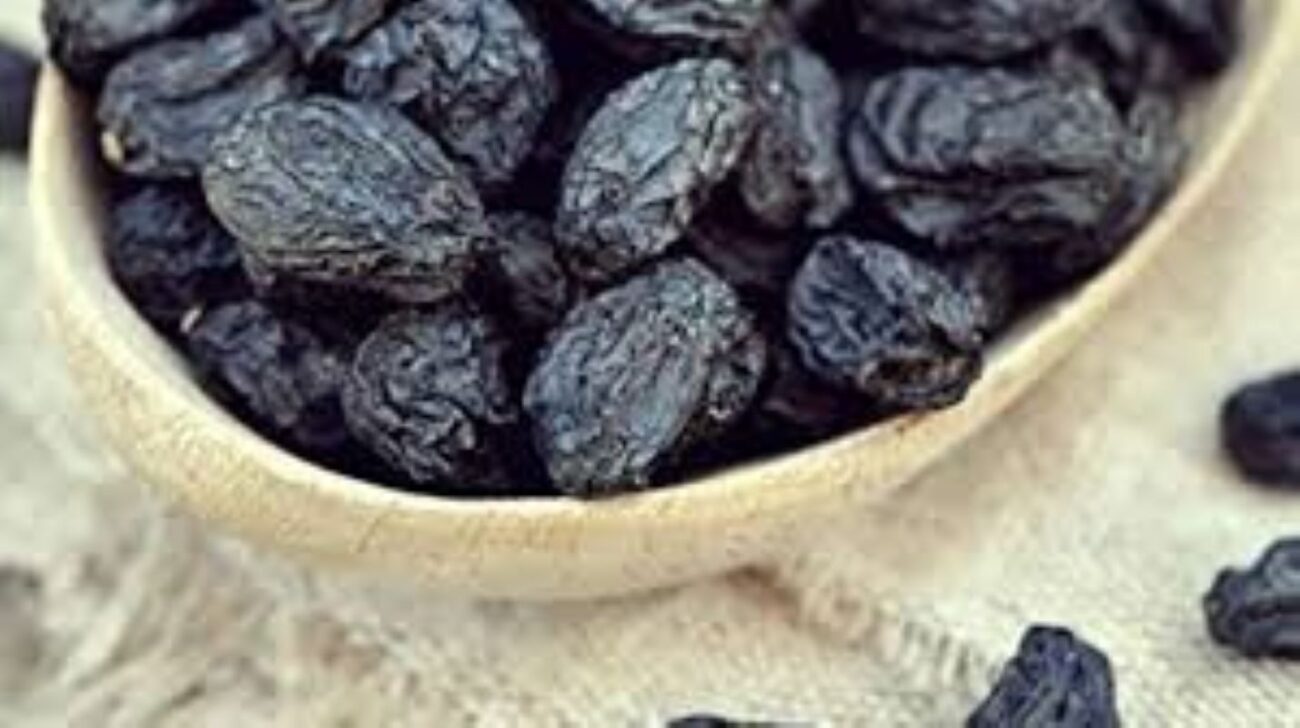 Black Raisins Benefits For Female Fertility