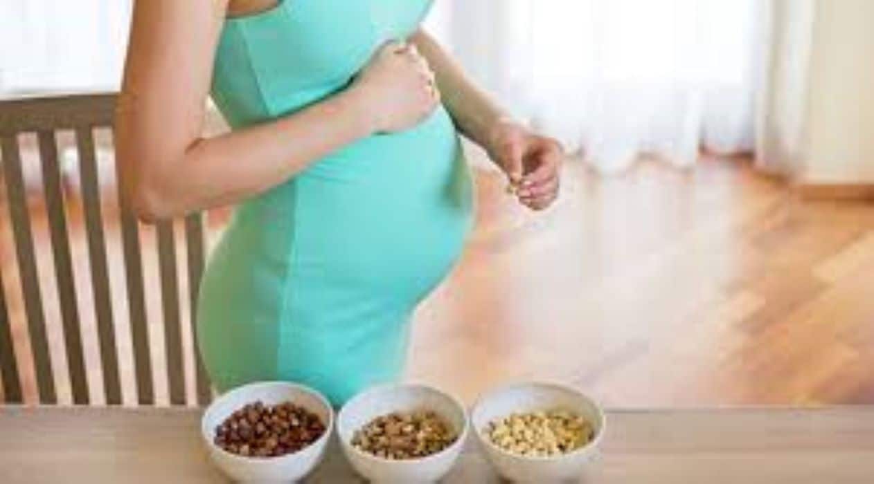 the-benefits-of-eating-dry-fruits-during-pregnancy